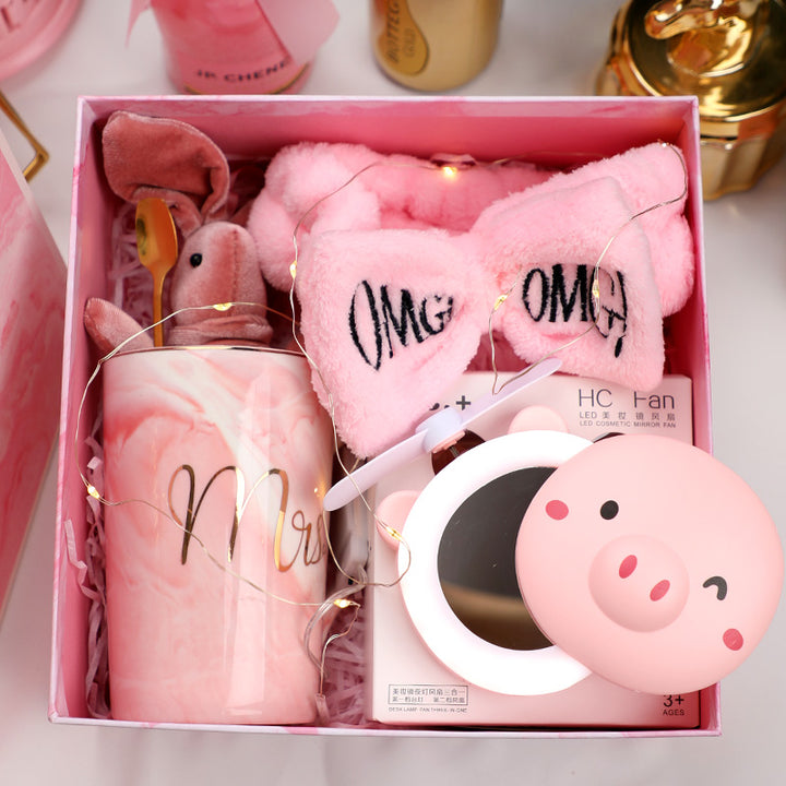 Bridesmaid/friend/girlfriend gift box