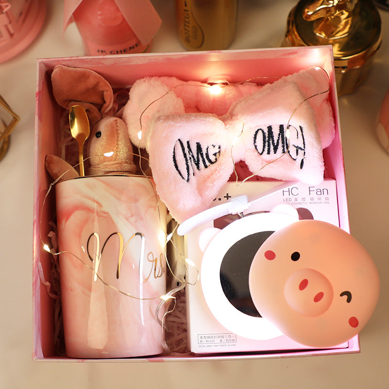 Bridesmaid/friend/girlfriend gift box